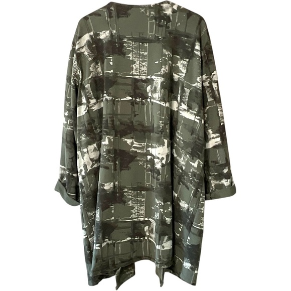 Bella Amore Green and Black Patterned Cardigan - Picture 3 of 8